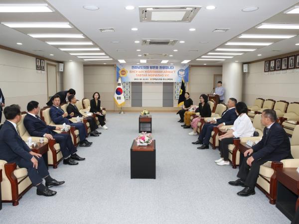 몽골 돈드고비의회 도의회 내방