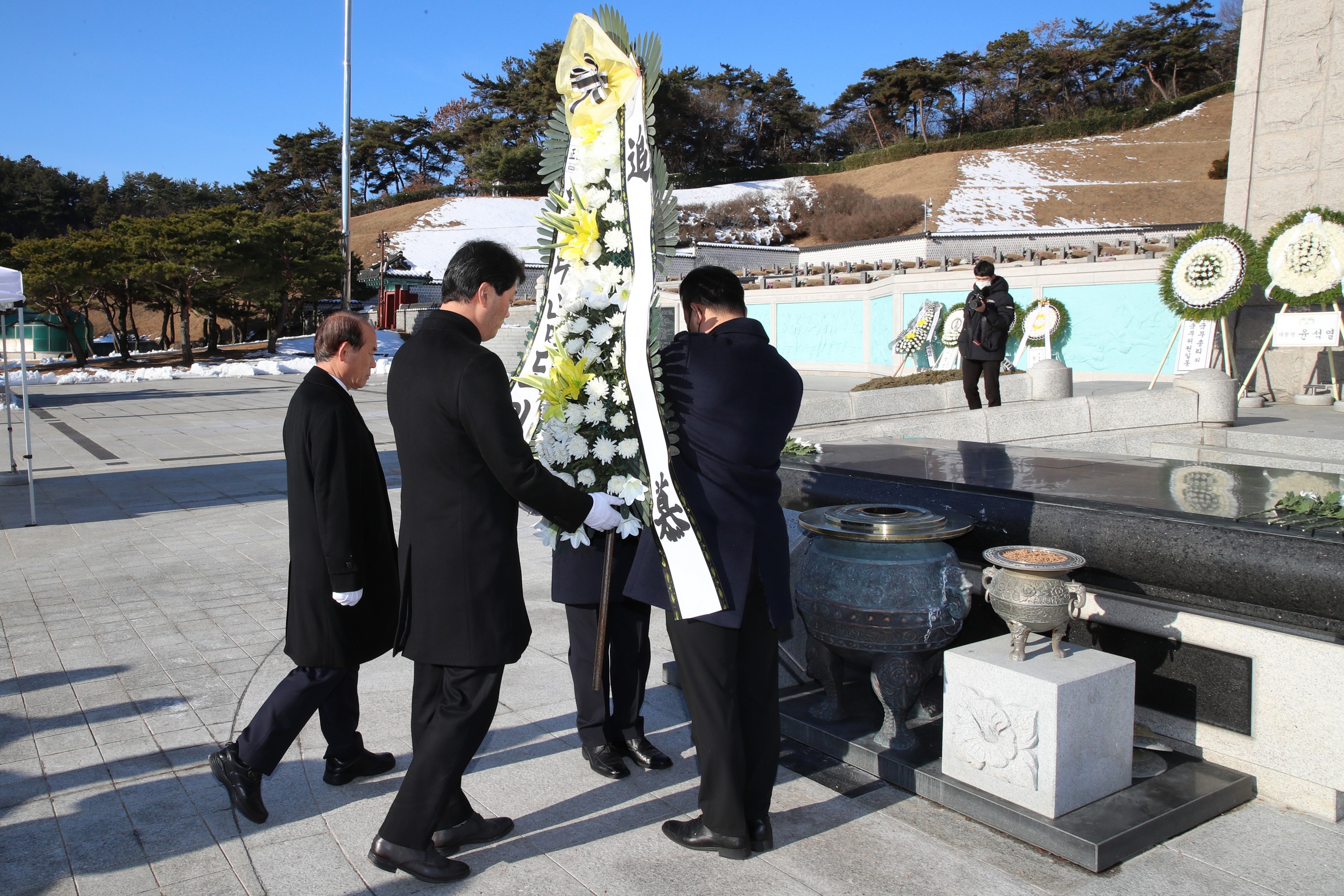 계묘년 신년 5ㆍ18묘지 참배 첨부이미지 : 23년01월02일 계묘년 신년 5ㆍ18묘지 참배 - 010.jpg