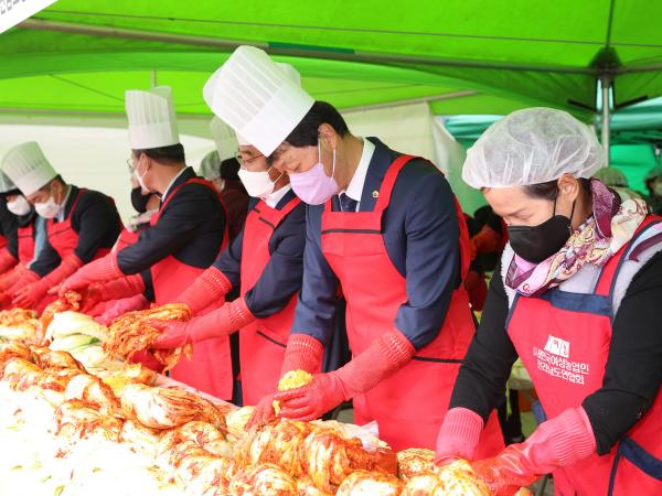 배추소비촉진을 위한 김장담그기 및 나눔행사