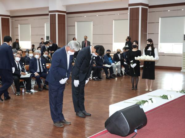 한국전쟁 민간인 희생자 합동위령제 첨부이미지 : 22년11월01일 한국전쟁 민간인 희생자 합동위령제 - 011.jpg