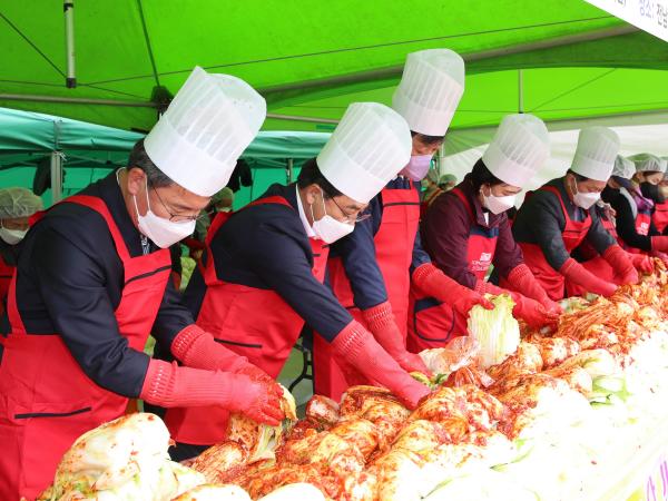 배추소비촉진을 위한 김장담그기 및 나눔행사