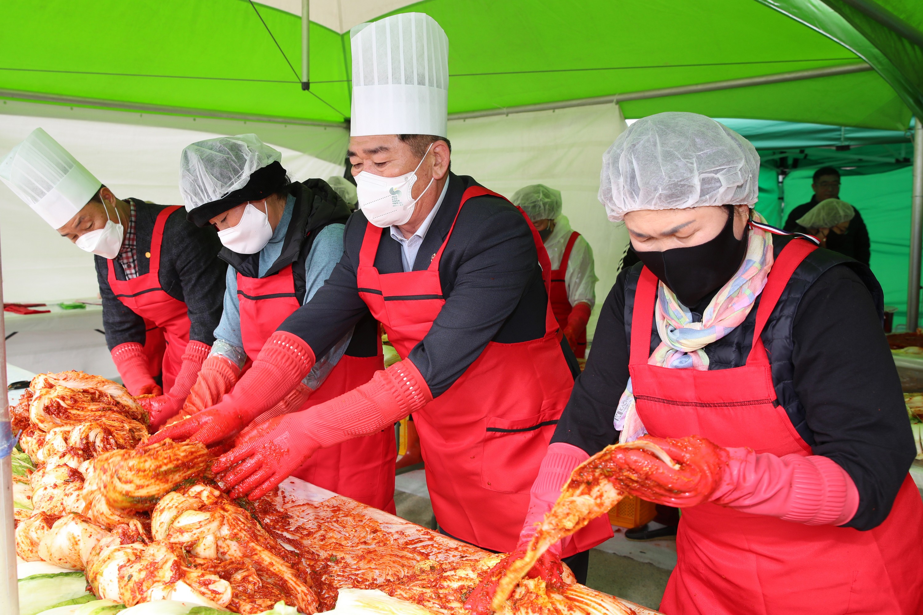 배추소비촉진을 위한 김장담그기 및 나눔행사 첨부이미지 : 22년11월21일 배추소비촉진을 위한 김장담그기 및 나눔행사 - 027.jpg