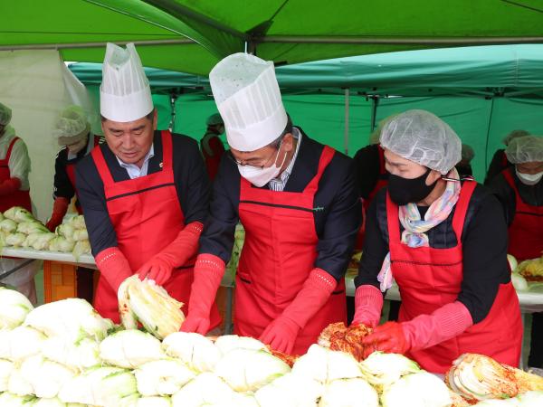 배추소비촉진을 위한 김장담그기 및 나눔행사