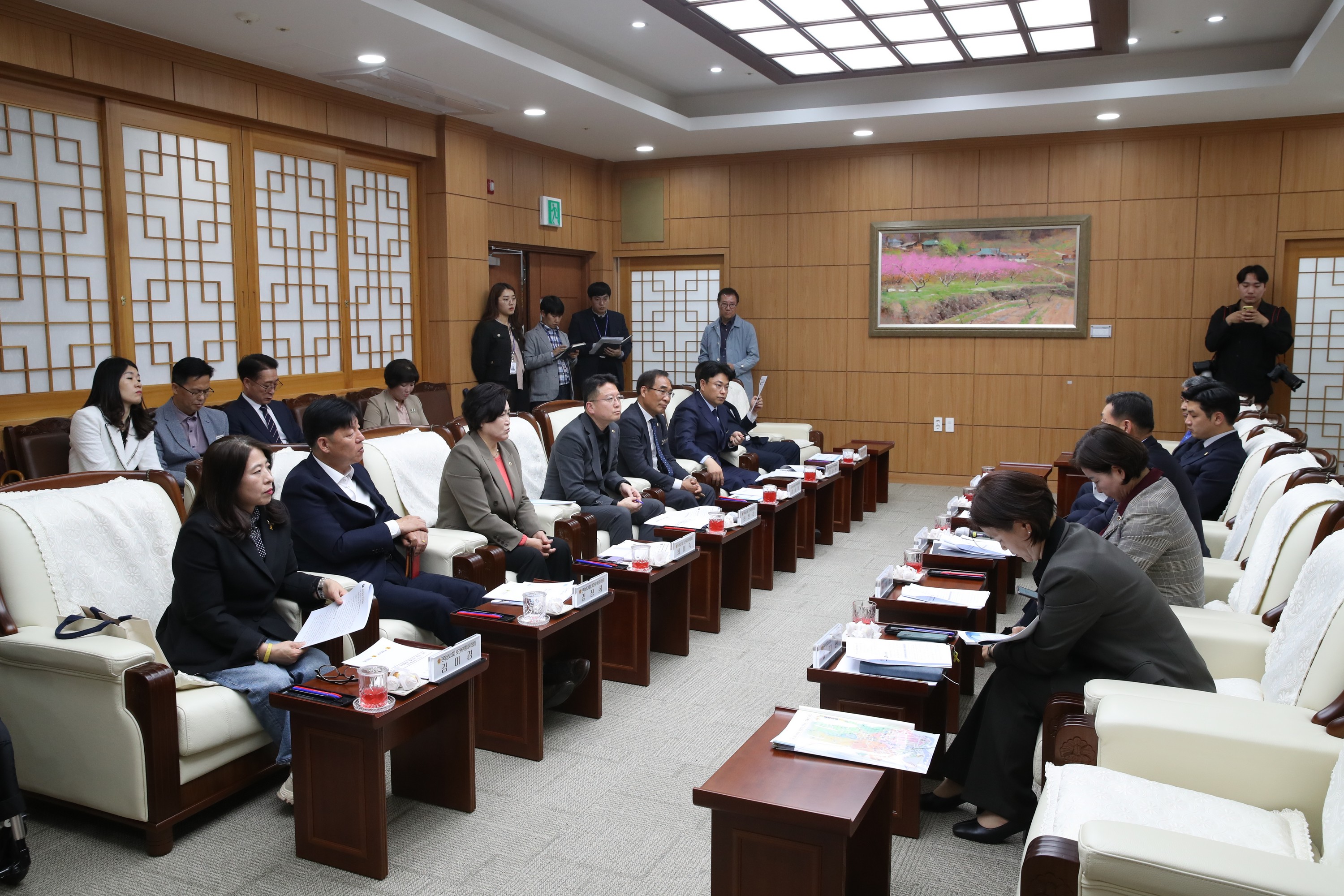 영산강 수질개선을 위한 광주-전남시도의회 협약식 첨부이미지 : 23년04월25일 영산강 수질개선응 위한 광주ㆍ전남 시도의회 협약식 - 036.jpg