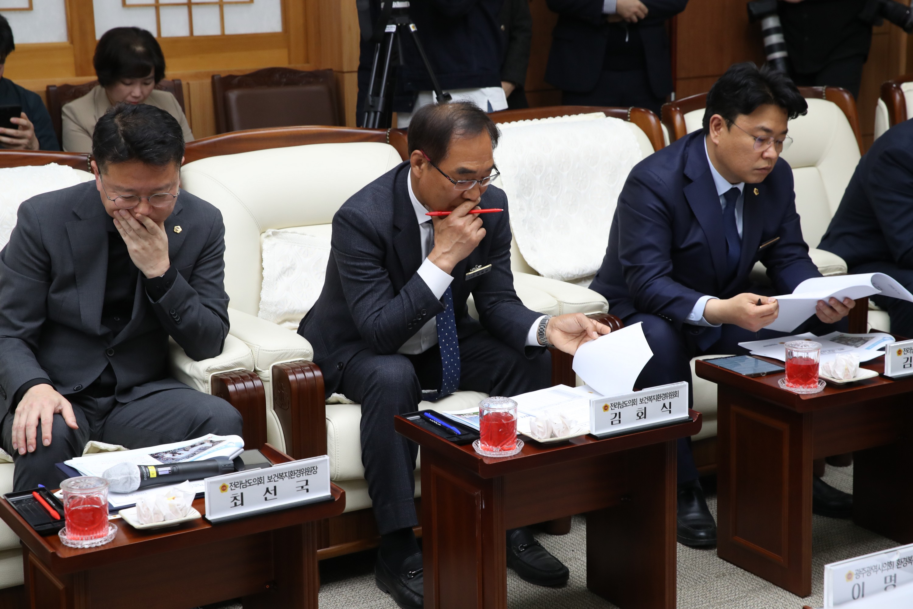 영산강 수질개선을 위한 광주-전남시도의회 협약식 첨부이미지 : 23년04월25일 영산강 수질개선응 위한 광주ㆍ전남 시도의회 협약식 - 028.jpg