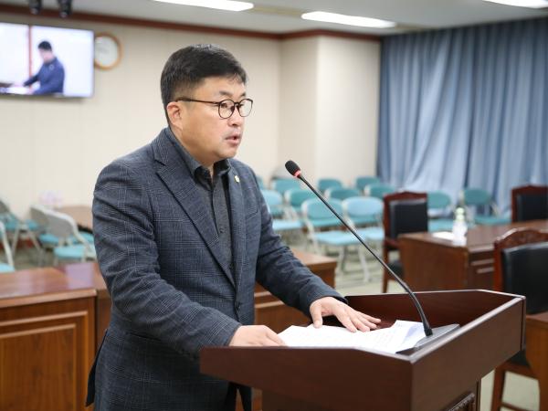 제367회 정례회 농수산위원회 회의 첨부이미지 : 22년12월09일 제367회 정례회 농수산위원회 회의 - 015.jpg