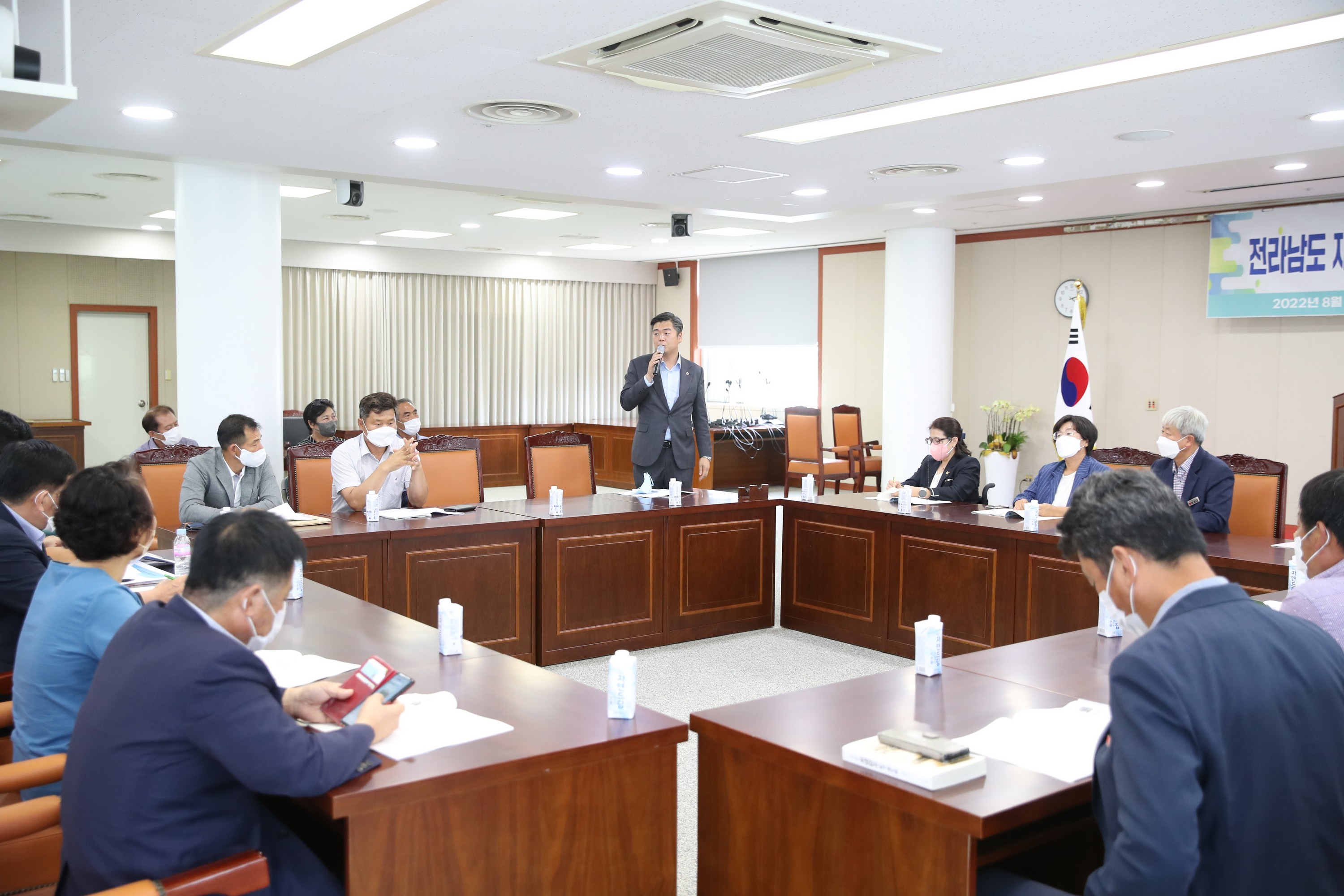 전라남도 재생에너지 공영화와 공존을 위한 조례제정 첨부이미지 : 22년08월10일 전라남도 재생에너지 공영화와 공존을 위한 조례제정 공청회 - 017.jpg