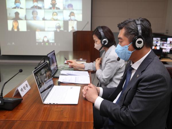 전라남도 청소년참여위원회 구성 및 운영 조례 개정을 위한 간담회 첨부이미지 : 22년09월05일 전라남도 청소년참여위원회 구성 및 운영 조례 개정을 위한 간담회 - 018.jpg