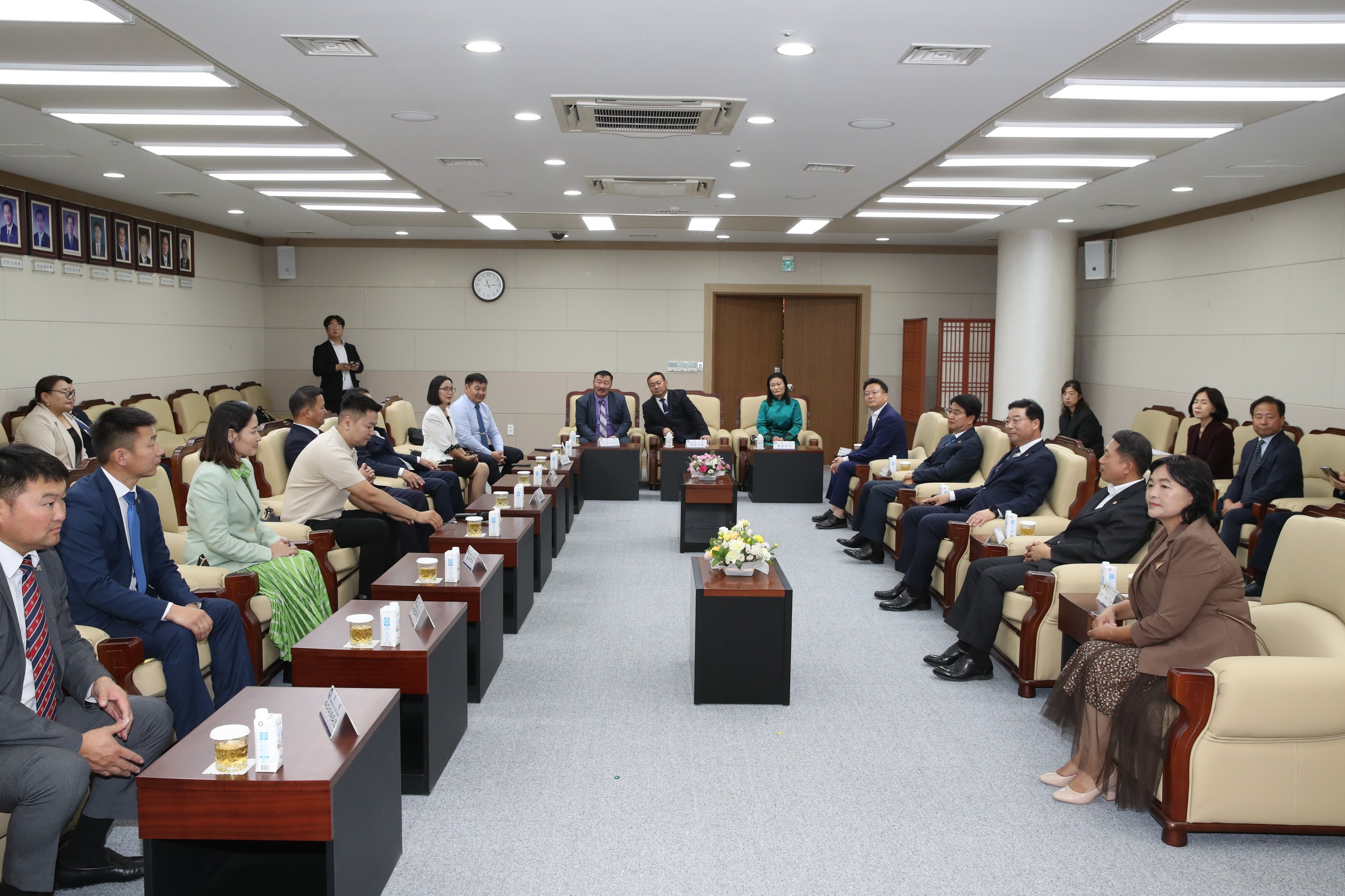 몽골 돈드고비의회와 간담회 첨부이미지 : 0001_20231012201619_0.jpg