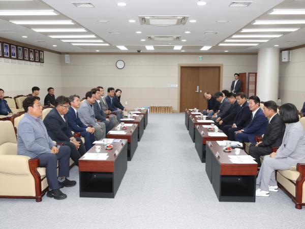 경북도의회 의회운영위원회 도의회 내방 첨부이미지 : 23년05월25일 경북도의회 의회운영위원회 도의회 내방 - 011.jpg