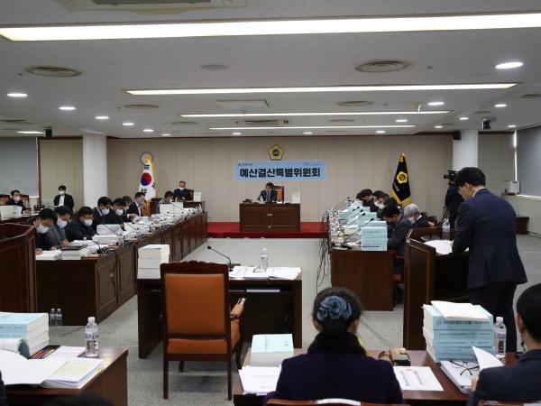 전라남도교육비특별회계 2023년도 본예산 심사 첨부이미지 : 22년12월12일 전라남도교육비특별회계 2023년도 본예산 심사 - 010.jpg