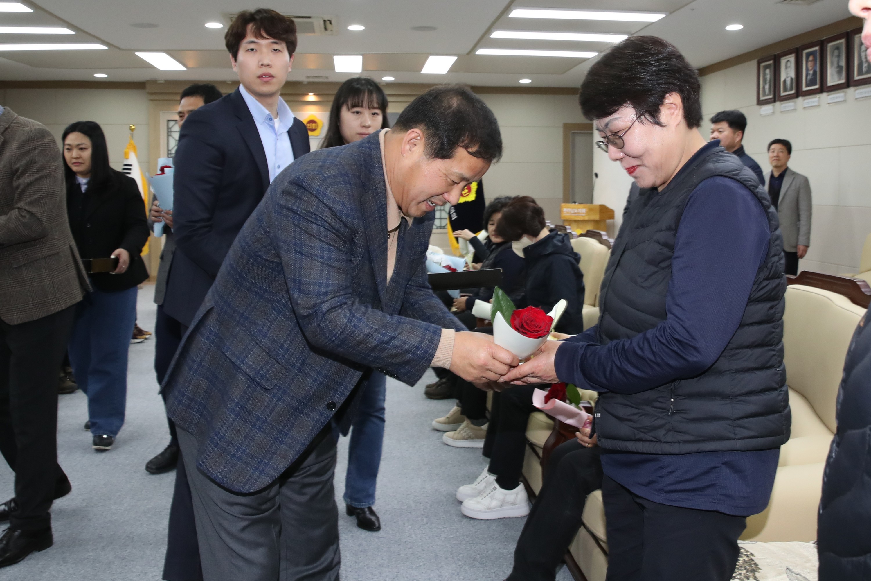 3.8 세계 여성의 날 기념 환경미화원과 간담회 첨부이미지 : 23년03월07일 3.8 세계 여성의 날 기념 환경미화원과 간담회 - 012.jpg