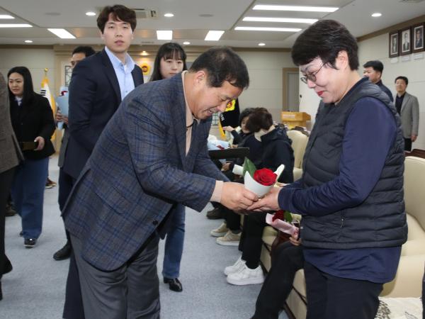 3.8 세계 여성의 날 기념 환경미화원과 간담회