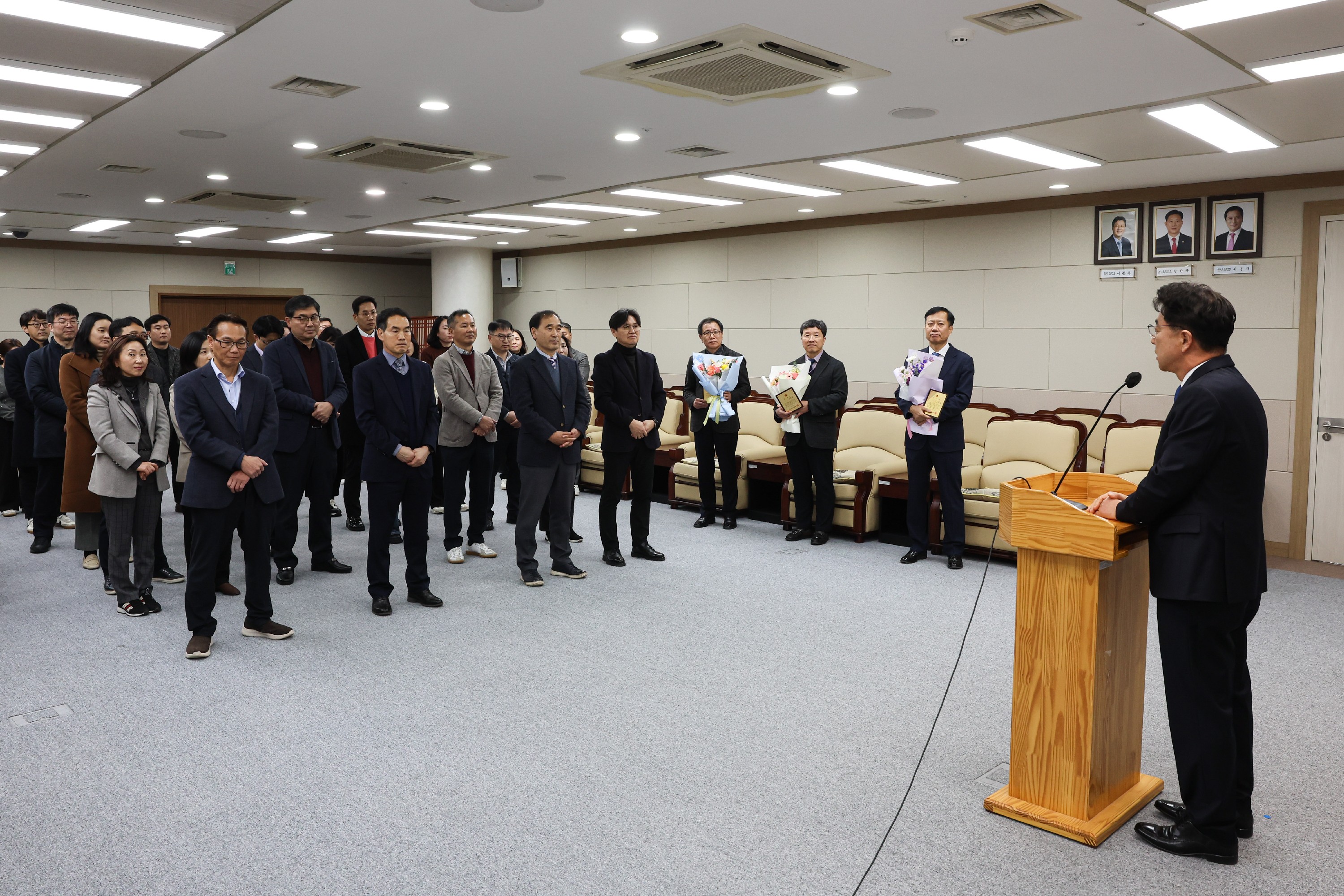 전라남도의회 퇴직공무원 감사패 수여식 첨부이미지 : 24년12월10일 전라남도의회 퇴직공무원 감사패 수여식_11.jpg