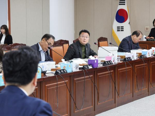 전라남도교육비 특별회계 2025년도 예산안 심사 첨부이미지 : 24년12월10일 전라남도교육비 특별회계 2025년 예산안 심사_34.jpg