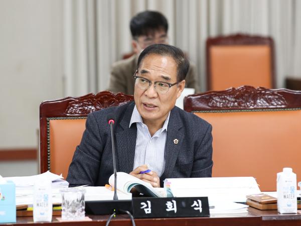 전라남도교육비 특별회계 2025년도 예산안 심사 첨부이미지 : 24년12월10일 전라남도교육비 특별회계 2025년 예산안 심사_06.jpg