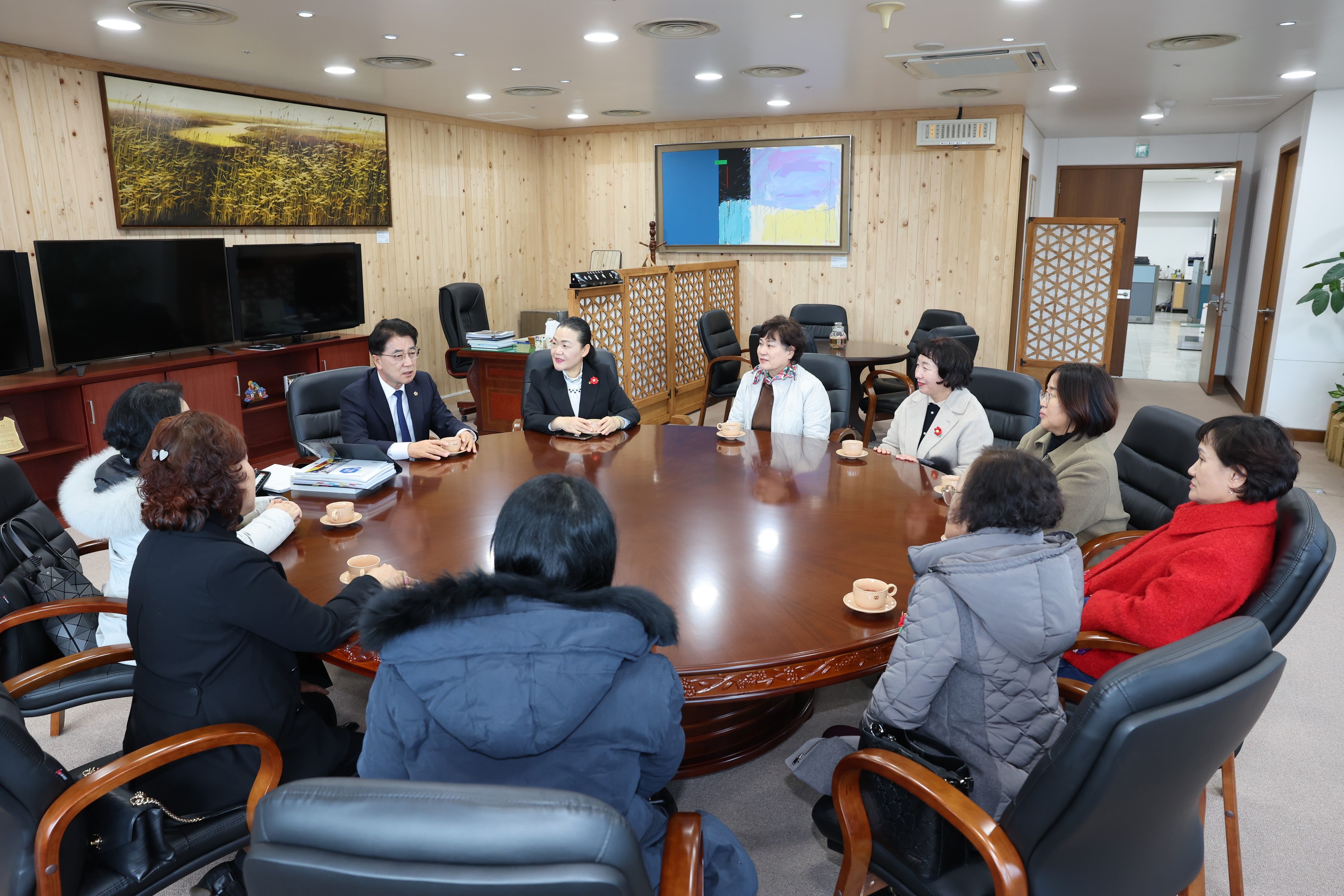 광양시 새마을부녀회 도의회 방문 첨부이미지 : 24년12월18일 광양시 새마을 부녀회 도의회 방문 - 005.jpg