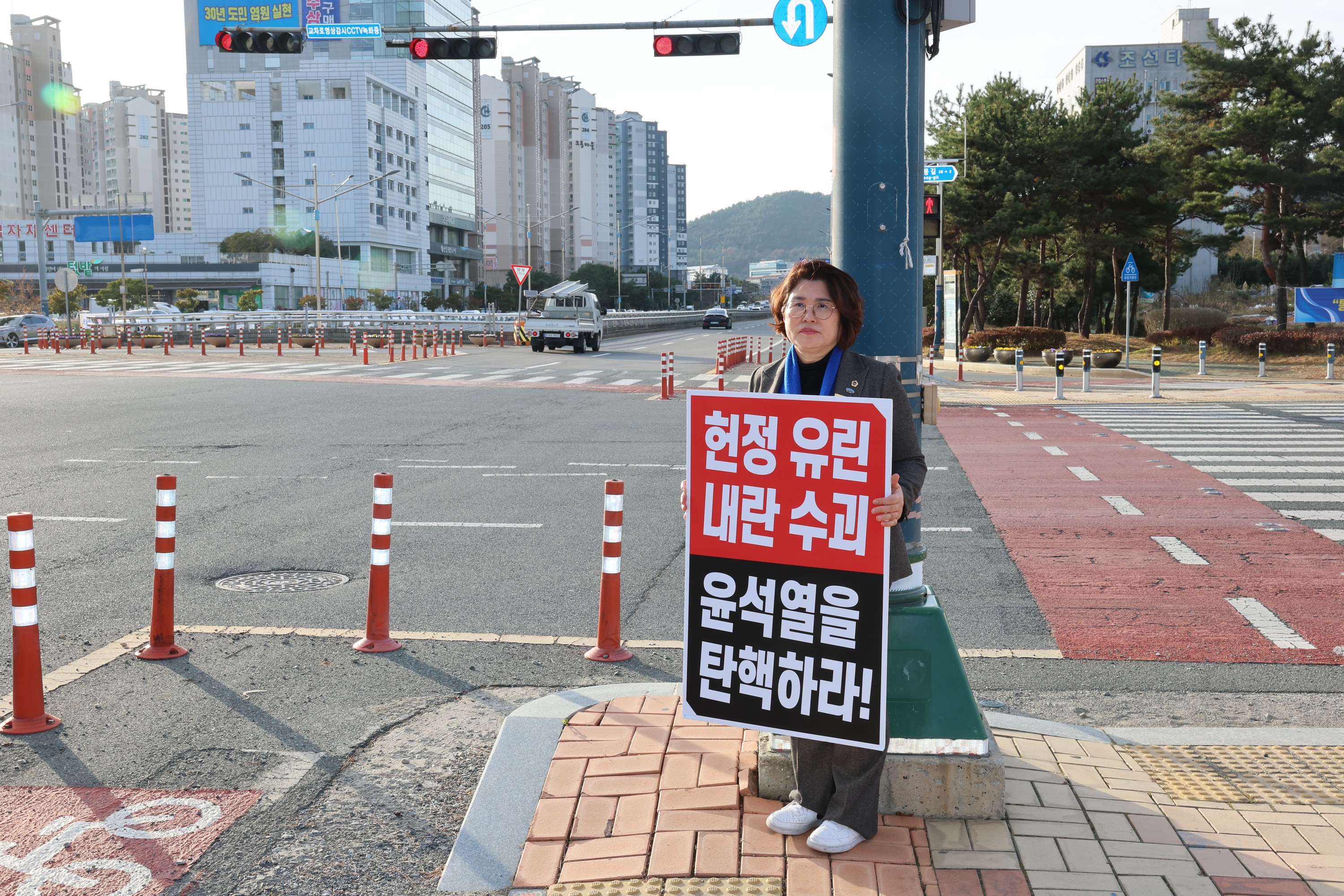 윤석열 탄핵 촉구 릴레이 농성 첨부이미지 : 24년12월12일 윤석열 탁핵 촉구 릴레이 농성 - 006.jpg