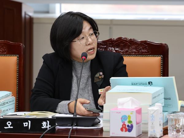 전라남도교육비 특별회계 2025년도 예산안 심사 첨부이미지 : 24년12월09일 전라남도 교육비 특별회계 2025년 예산안 심사 - 041.jpg