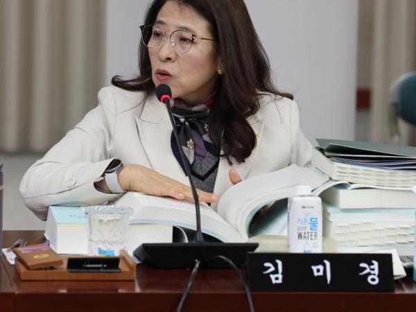 전라남도교육비 특별회계 2025년도 예산안 심사 첨부이미지 : 24년12월09일 전라남도 교육비 특별회계 2025년 예산안 심사 - 075.jpg