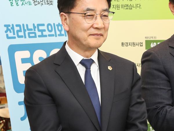 전라남도의회 ESG 기부물품 전달식 첨부이미지 : 24년12월05일 전라남도의회 ESG 기부물품 전달식_06.jpg