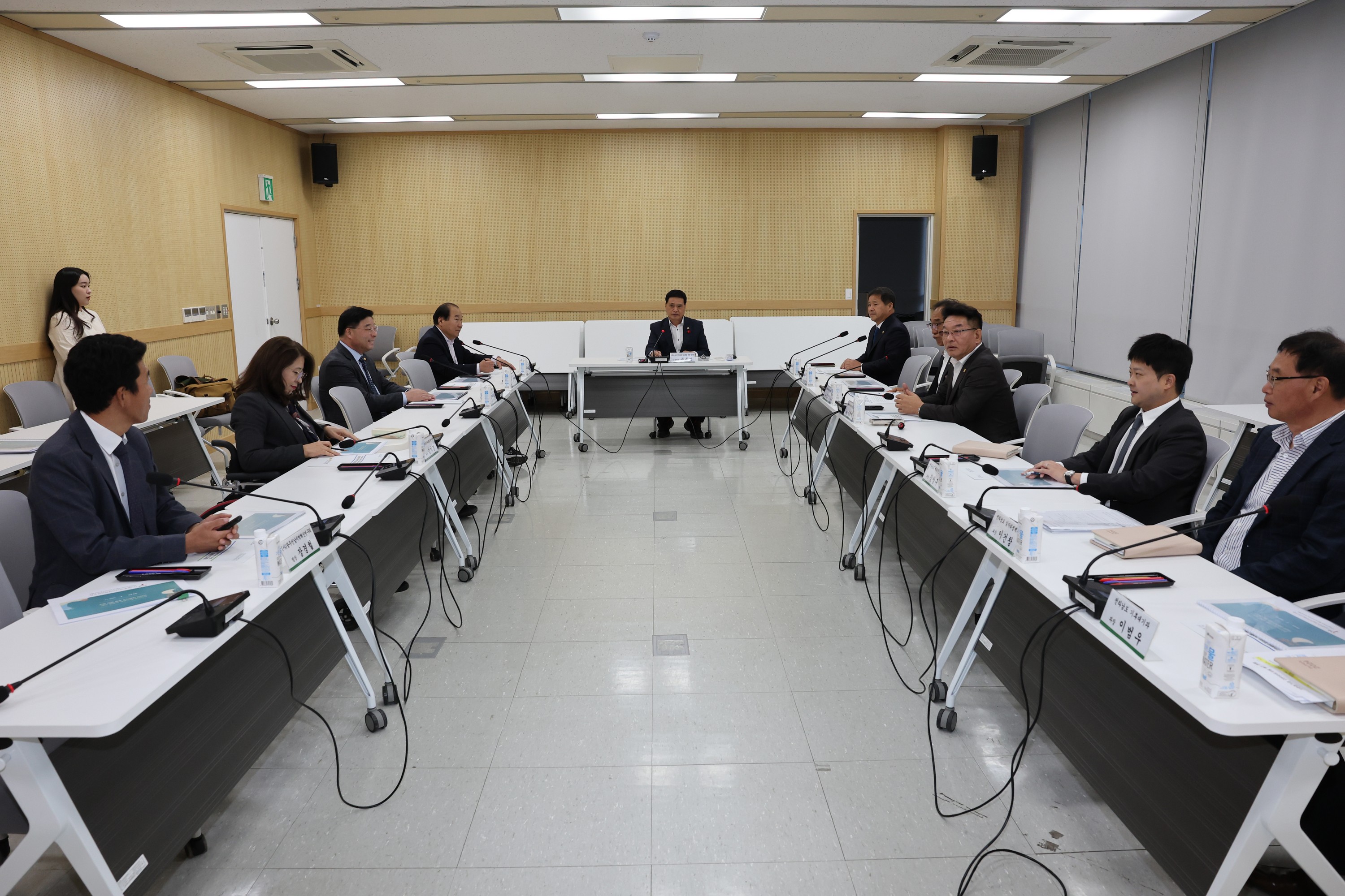 기후대응과 정의로운 탄소중립 전환 연구회 최종 보고회 첨부이미지 : 24년11월21일 기후대응과 정의로운 탄소중립 전환 연구회 최종보고회 - 002.jpg