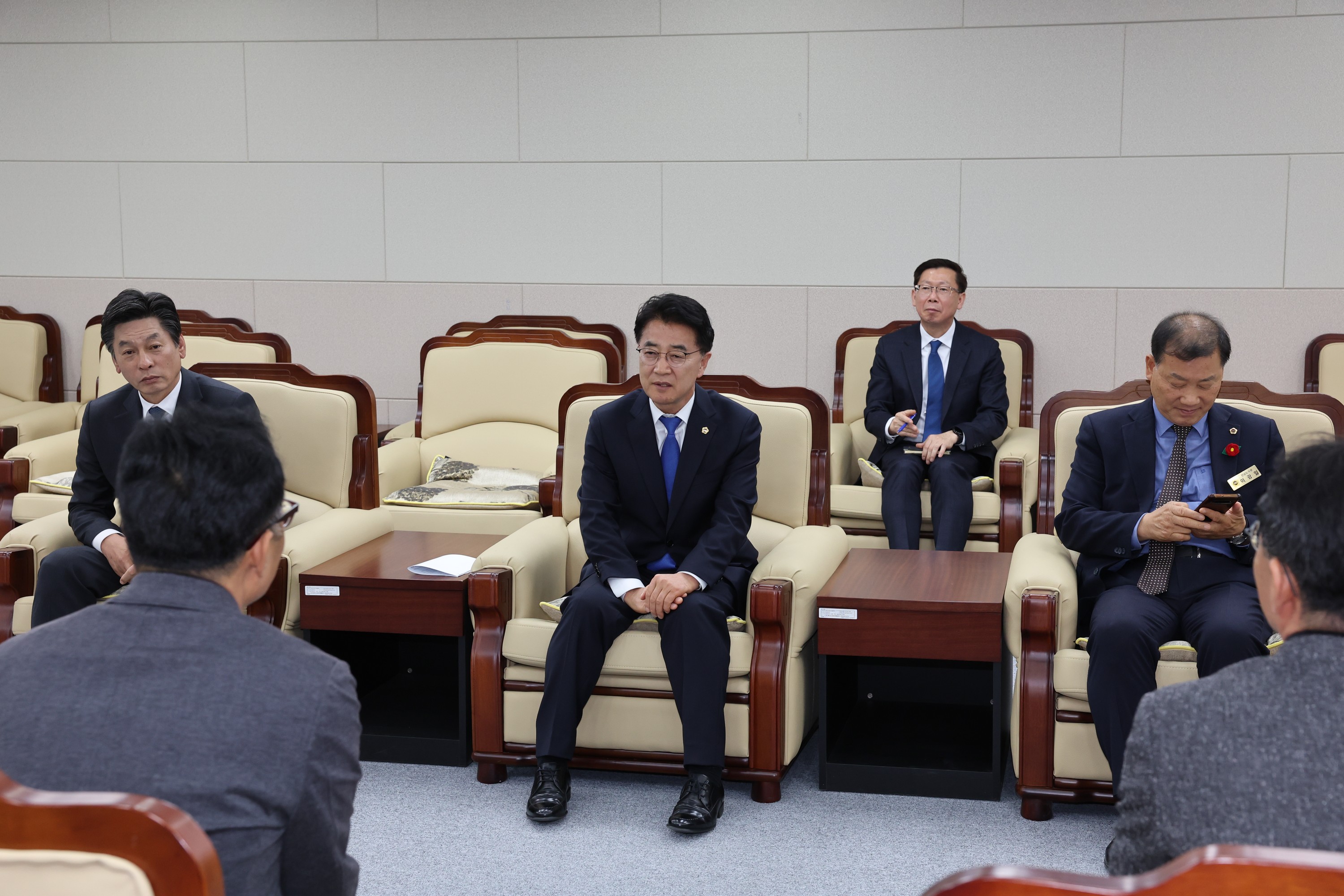 대한민국시도의회의장협의회 재난재해구호금 기탁식 첨부이미지 : 24년11월20일 대한민국시도의회의장협의회 재난재해구호금 기탁식 - 002.jpg