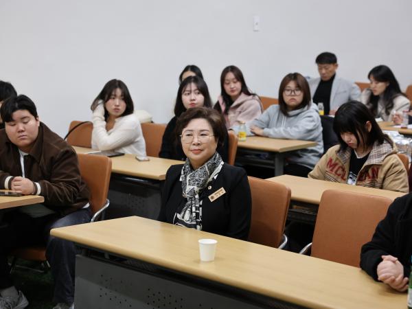 학교 밖 청소년 인식개선 및 제도 확립을 위한 전라남도의회와 함께하는 토크콘서트 첨부이미지 : 24년11월19일 학교 밖 청소년 인식개선 및 제도 확립을 위한 전라남도의회와 함께하는 토크콘서트 - 041.jpg