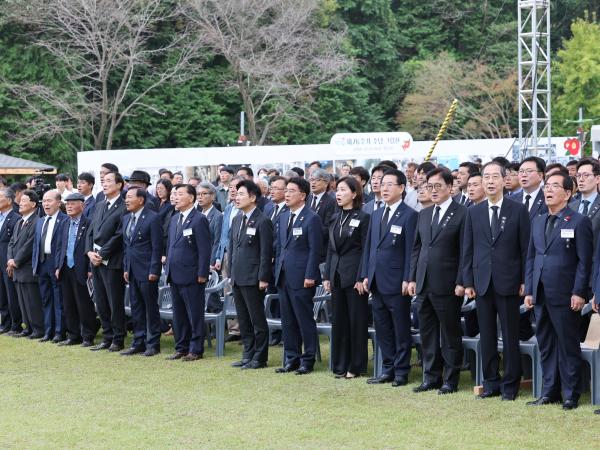 여수ㆍ순천 10.19사건 제76주기 합동추념식 첨부이미지 : 24년10월19일 여수ㆍ순천 10.19사건 제76주기 합동추념식 - 001.jpg