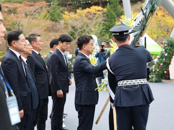 여수ㆍ순천 10.19사건 제76주기 합동추념식 첨부이미지 : 24년10월19일 여수ㆍ순천 10.19사건 제76주기 합동추념식 - 028.jpg