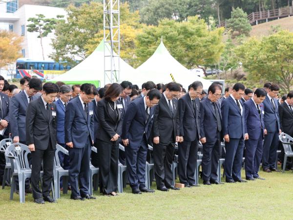 여수ㆍ순천 10.19사건 제76주기 합동추념식 첨부이미지 : 24년10월19일 여수ㆍ순천 10.19사건 제76주기 합동추념식 - 013.jpg