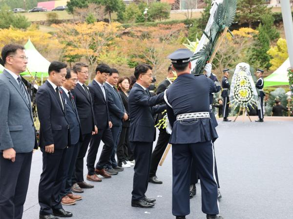 여수ㆍ순천 10.19사건 제76주기 합동추념식 첨부이미지 : 24년10월19일 여수ㆍ순천 10.19사건 제76주기 합동추념식 - 026.jpg