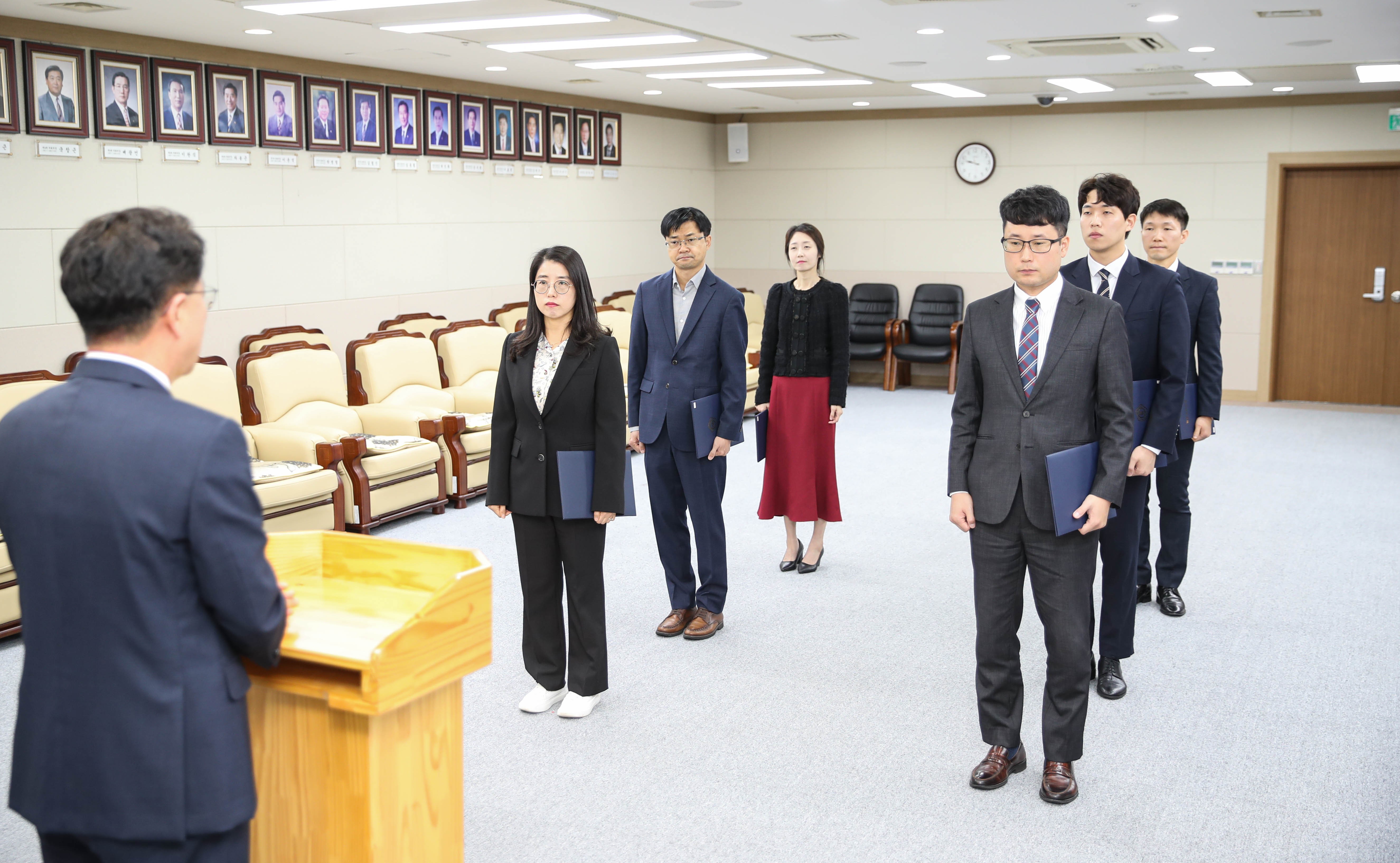 수시인사에 따른 임용장 수여 첨부이미지 : 24년10월 23일 수시인사에 따른 임용장 수여_15.jpg