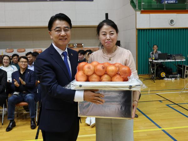 제6회 전라남도의장기 클럽최강전 배드민턴대회 첨부이미지 : 24년10월05일 제6회 전라남도의장기 클럽최강전 배드민턴대회 - 011.jpg