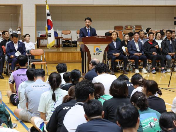 제6회 전라남도의장기 클럽최강전 배드민턴대회 첨부이미지 : 24년10월05일 제6회 전라남도의장기 클럽최강전 배드민턴대회 - 003.jpg