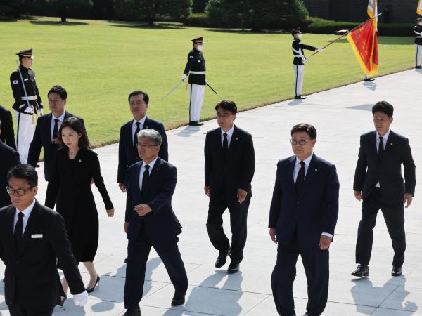 대한민국시도의회의장협의회 대전현충원 참배 첨부이미지 : 24년08월14일 대한민국시도의회의장협의회 대전 현충원 참배 - 004.jpg