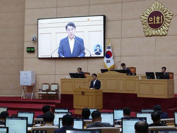 제382회 임시회 제1차 본회의 의장단 및 상임위원장 선거 첨부이미지 : 24년06월27일 제382회 임시회 제1차 본회의 - 022.jpg