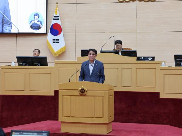 제382회 임시회 제1차 본회의 의장단 및 상임위원장 선거 첨부이미지 : 24년06월27일 제382회 임시회 제1차 본회의 - 045.jpg