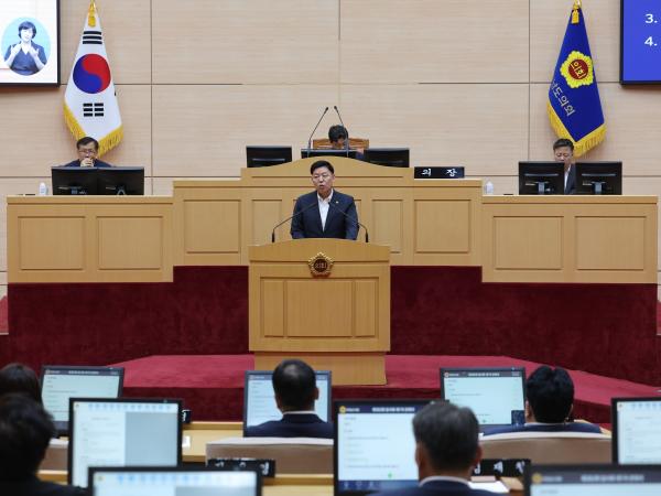 제382회 임시회 제1차 본회의 의장단 및 상임위원장 선거 첨부이미지 : 24년06월27일 제382회 임시회 제1차 본회의 - 085.jpg