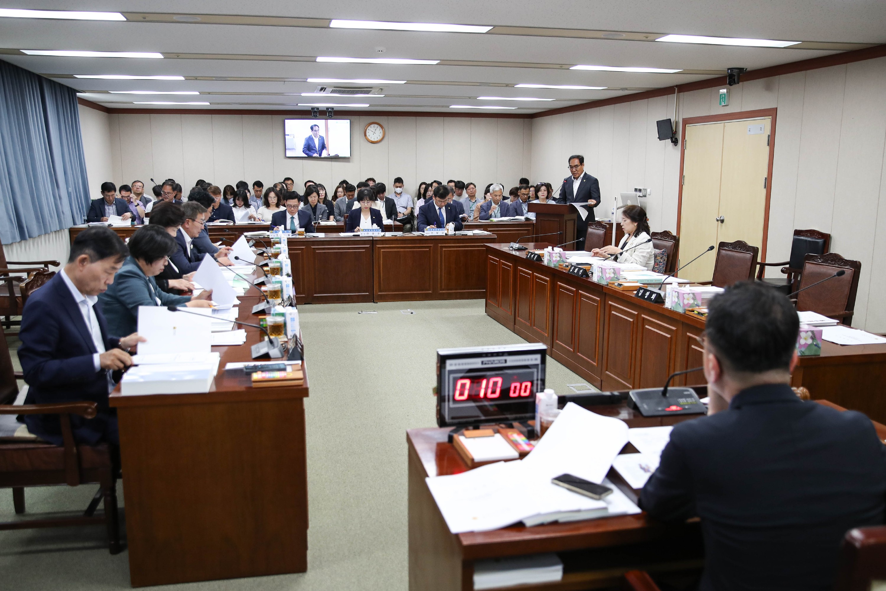 제381회 전라남도의회 제1차 정례회 제2차 보건복지환경위원회 회의 첨부이미지 : 24년06월04일 제381회 전라남도의회 제1차 정례회 제2차 보건복지환경위원회 회의_05.jpg