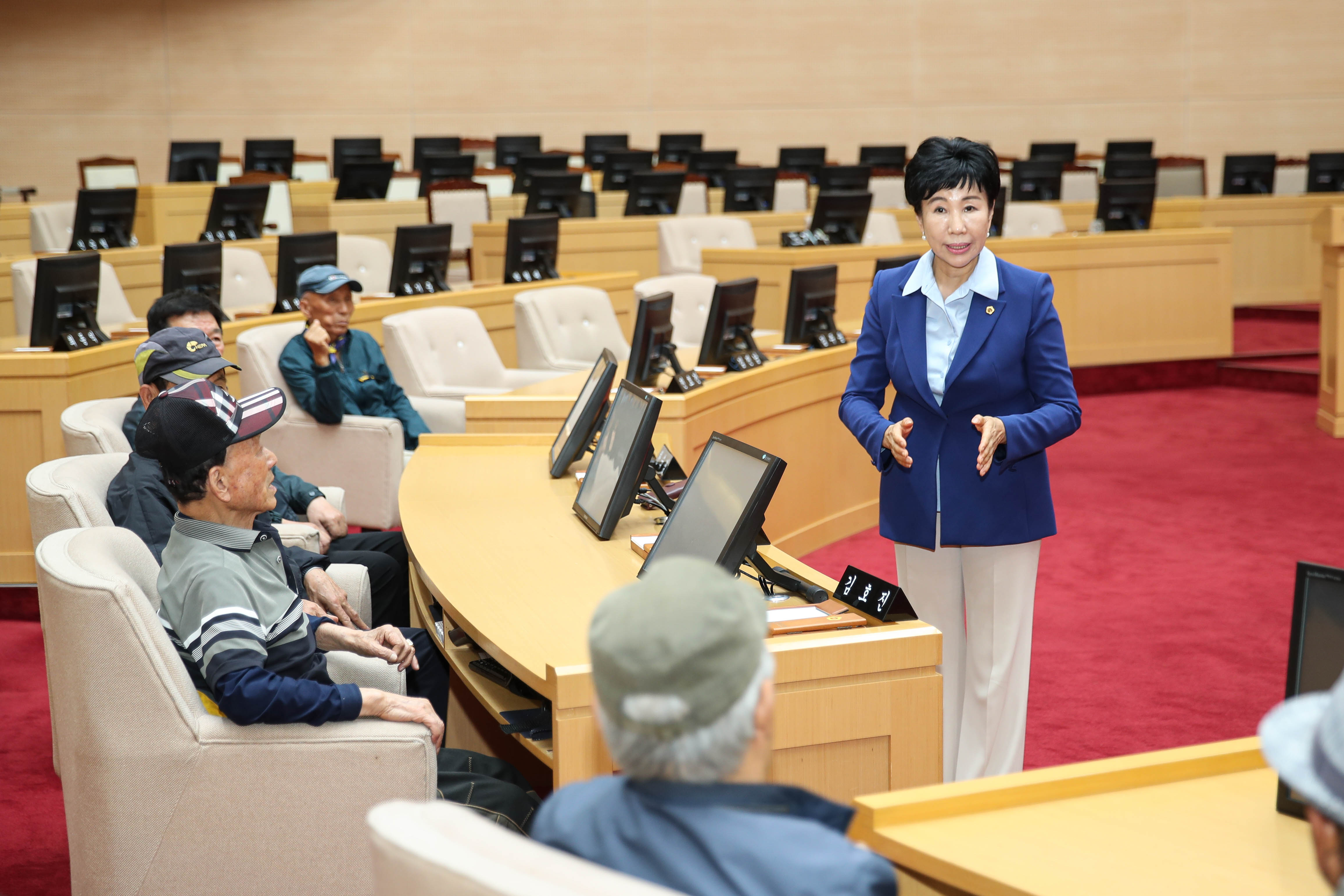 지역구 주민 전남의회방문 첨부이미지 : 24년04월24일 한춘옥 의원 지역구 주민 의회 방문_07.jpg