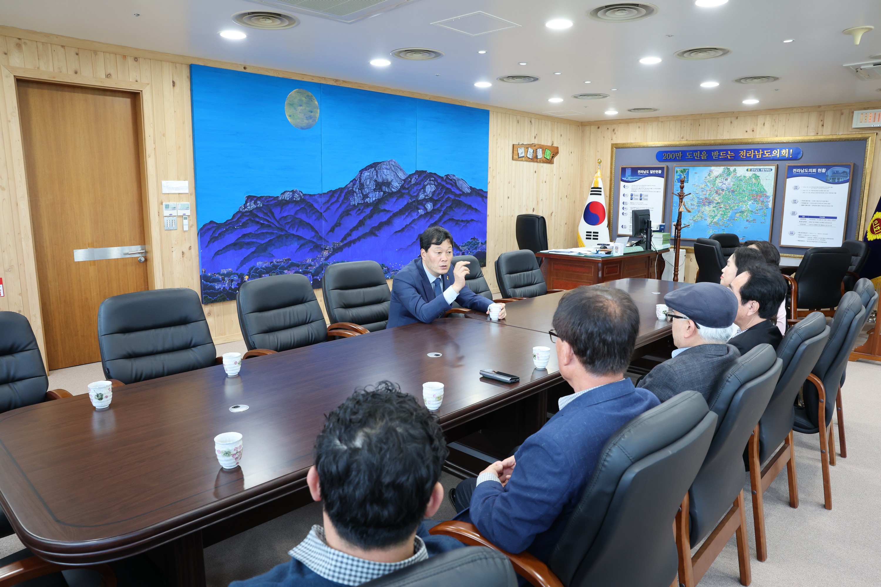 순천시 공인중개사협회 도의회 방문 첨부이미지 : 24년04월16일 순천시 공인중개사협회 도의회방문 - 004.jpg