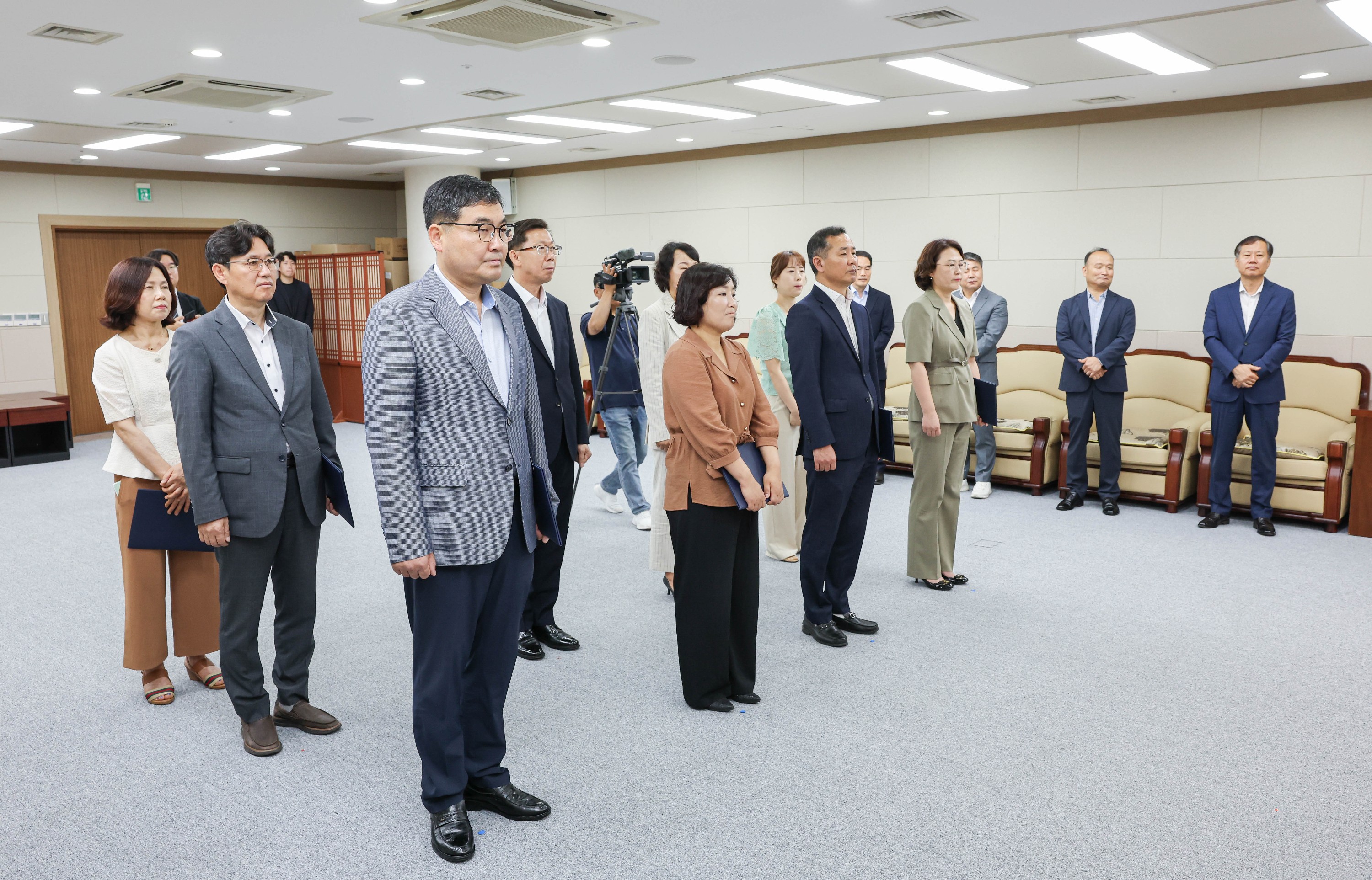 24년 하반기 정기인사 임용장 수여식 첨부이미지 : 24년07월05일 24년 하반기 정기인사 임용장 수여식_18.jpg