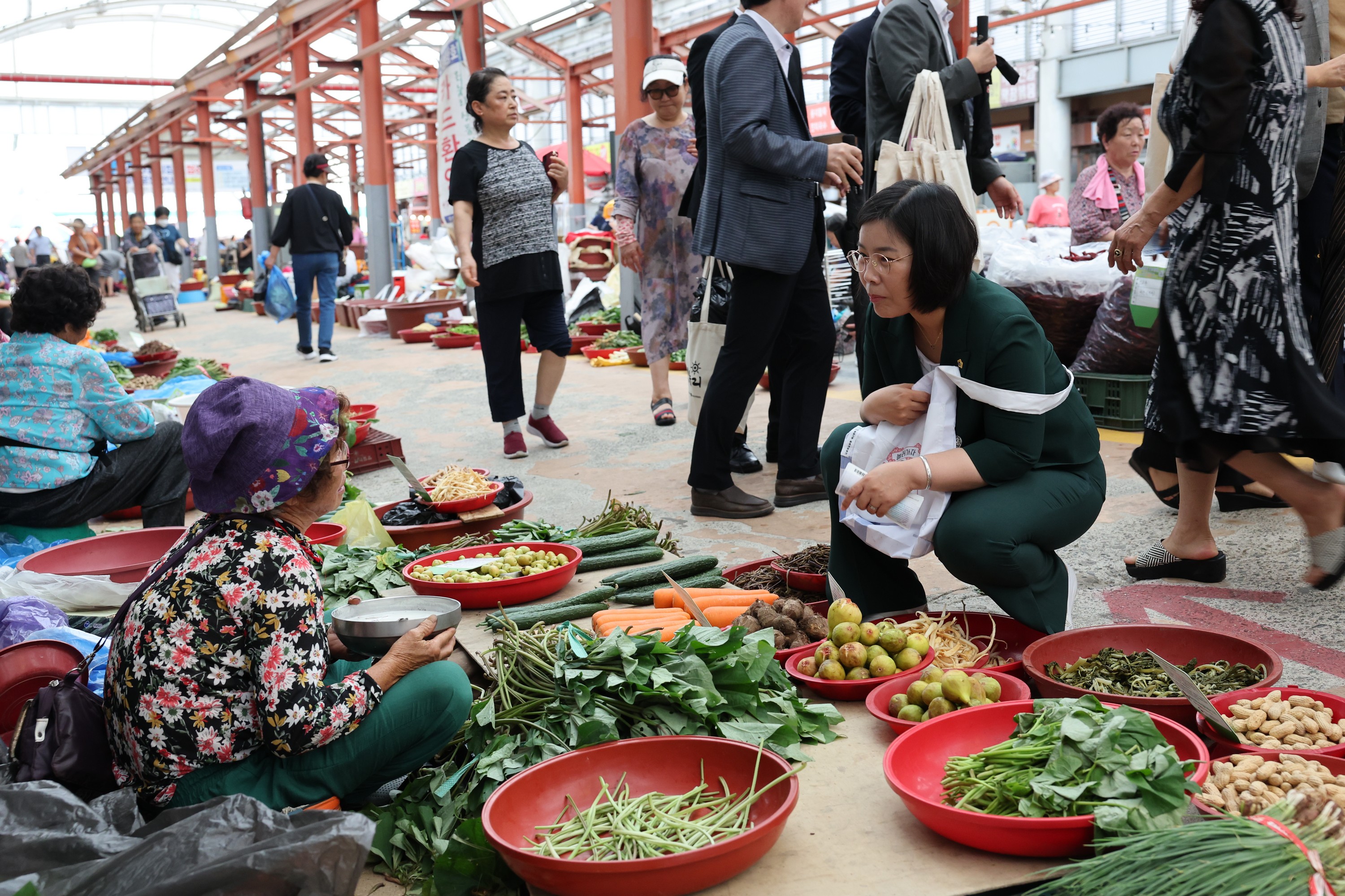 추석 명절 맞이 전통시장 장보기 첨부이미지 : 24년09월11일 추석 명절 맞이 전통시장 장보기 - 026.jpg