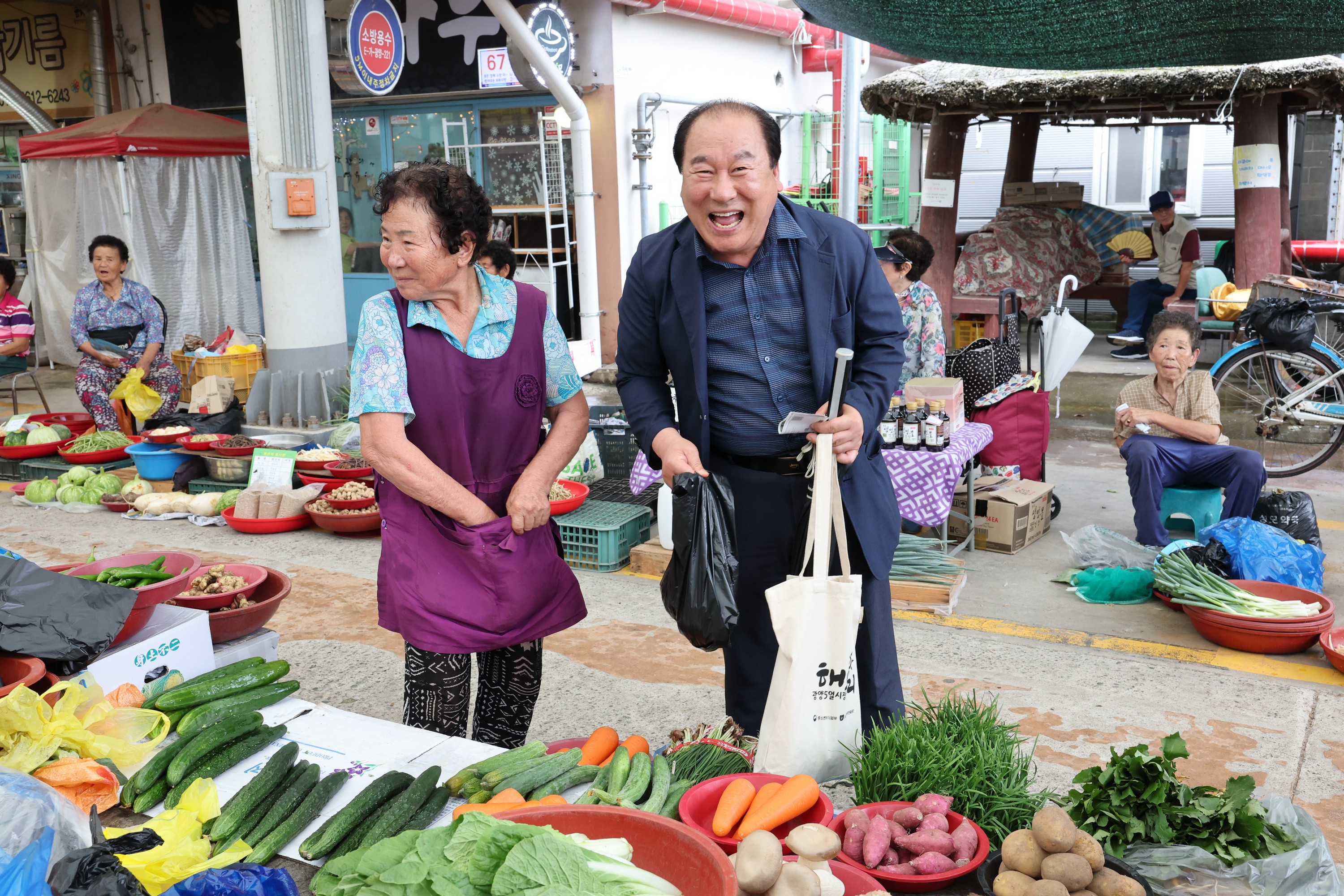 추석 명절 맞이 전통시장 장보기 첨부이미지 : 24년09월11일 추석 명절 맞이 전통시장 장보기 - 042.jpg