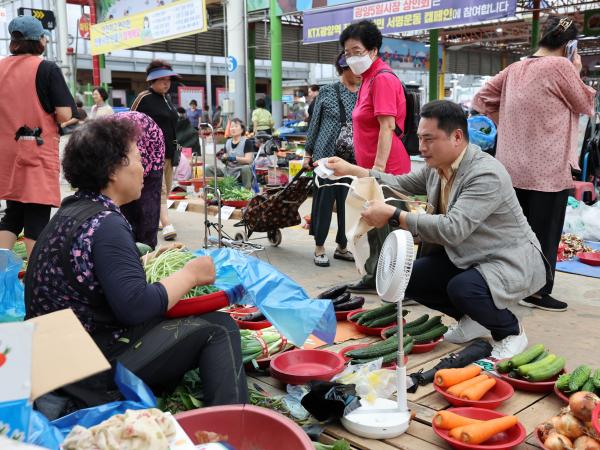 추석 명절 맞이 전통시장 장보기 첨부이미지 : 24년09월11일 추석 명절 맞이 전통시장 장보기 - 009.jpg