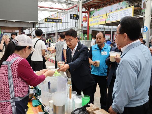 추석 명절 맞이 전통시장 장보기 첨부이미지 : 24년09월11일 추석 명절 맞이 전통시장 장보기 - 012.jpg