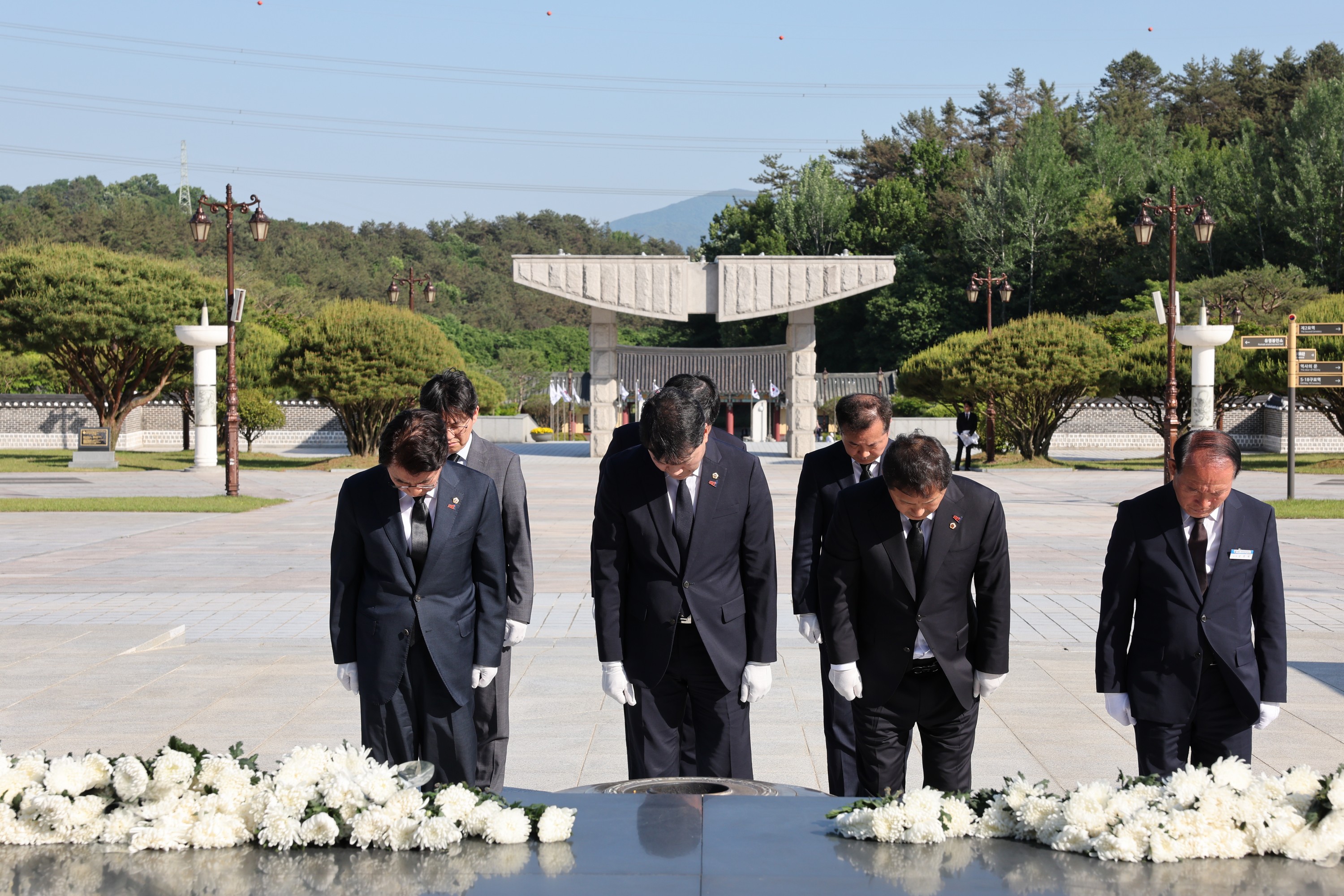 제44주년 5.18민주화운동 기념 참배 첨부이미지 : 24년05월13일 제44주년 5.18민주화운동 기념 참배 - 026.jpg