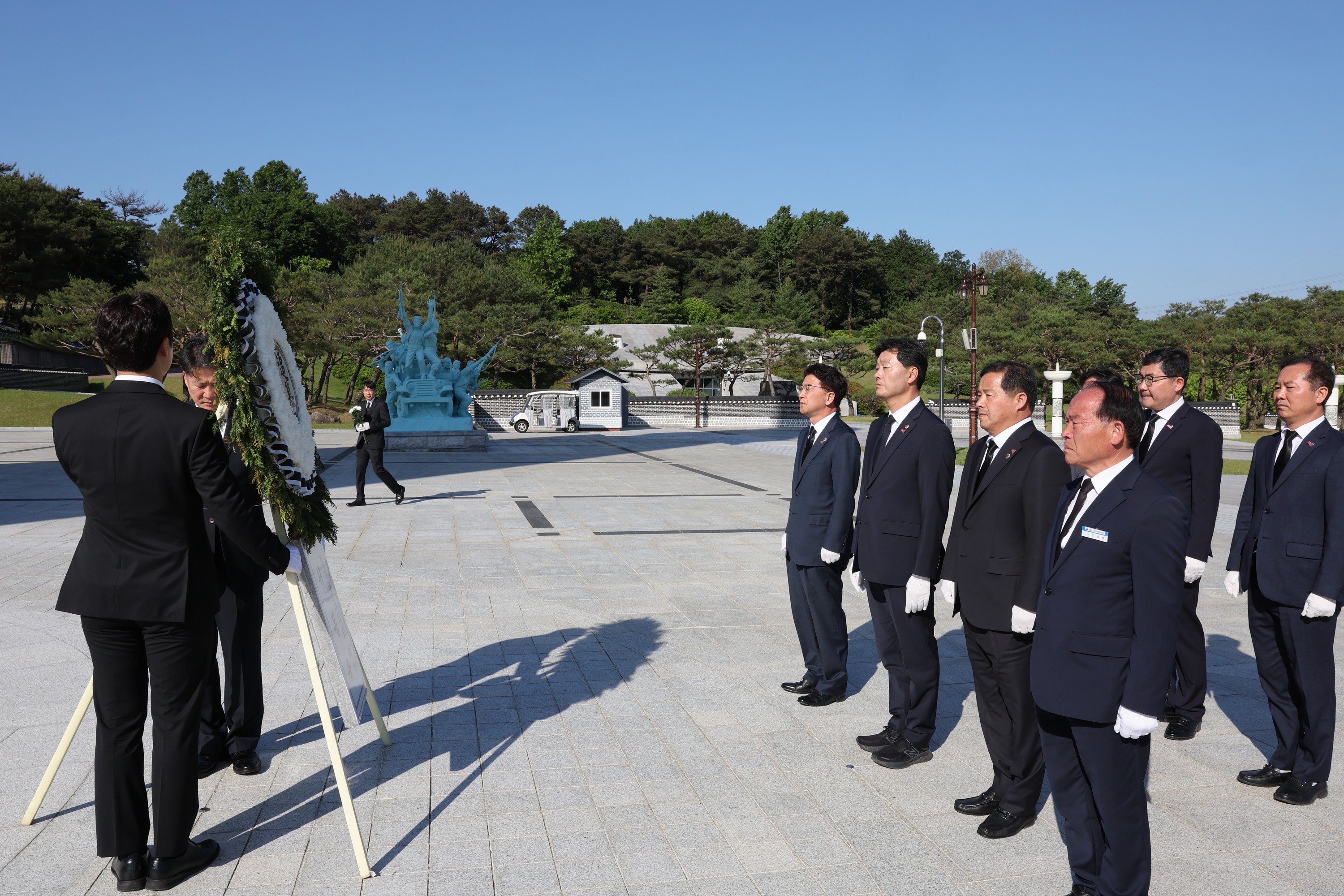 제44주년 5.18민주화운동 기념 참배 첨부이미지 : 24년05월13일 제44주년 5.18민주화운동 기념 참배 - 008.jpg