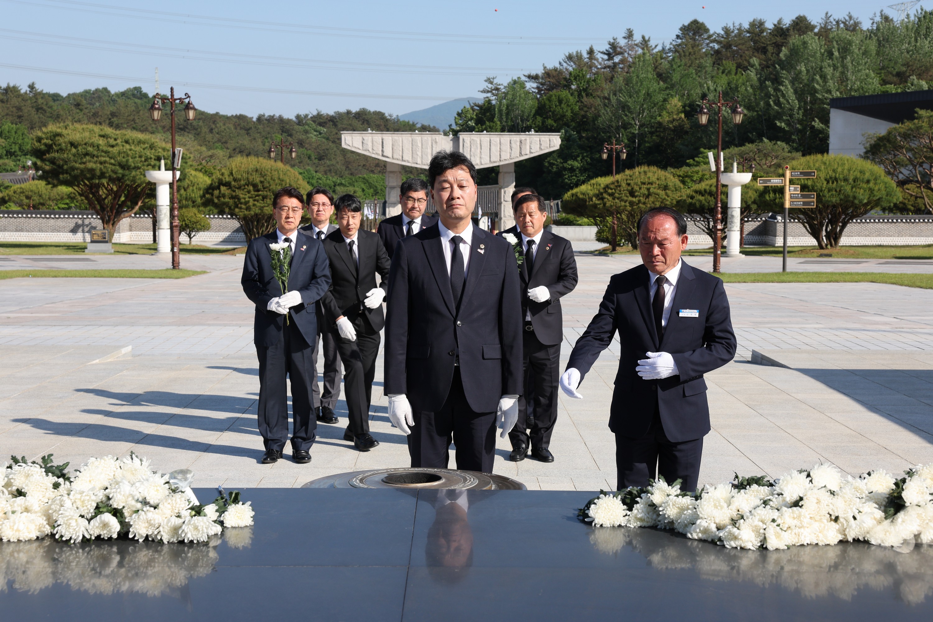 제44주년 5.18민주화운동 기념 참배 첨부이미지 : 24년05월13일 제44주년 5.18민주화운동 기념 참배 - 011.jpg